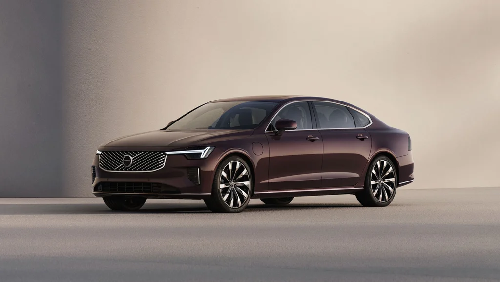 Burgundy luxury executive sedan for private Toronto transfers